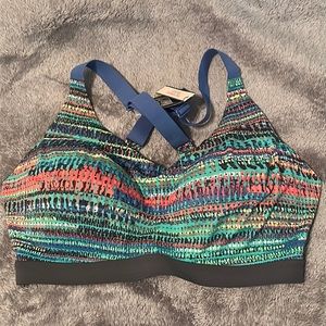 NWT VS Sports Bra